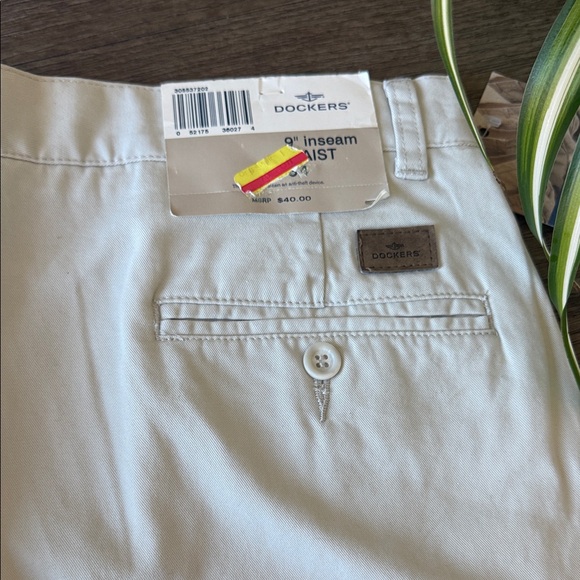Dockers Men's Cargo Shorts - Soft Cream - Picture 7 of 10